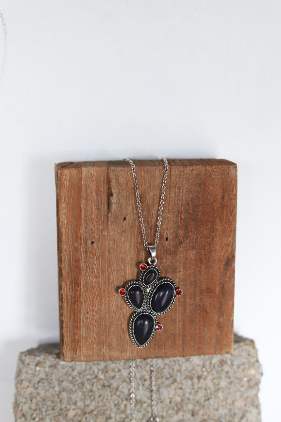0847 BLACK CACTUS SHAPE NECKLACE WITH RED RINE STONES